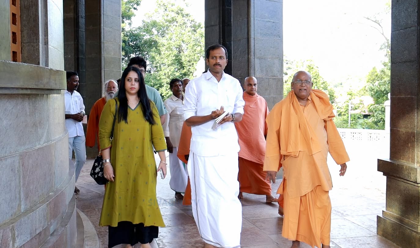 മന്ത്രി ശ്രീ അനൂപ് ജേക്കബ് ശിവഗിരി മഠം സന്ദർശിച്ചു.