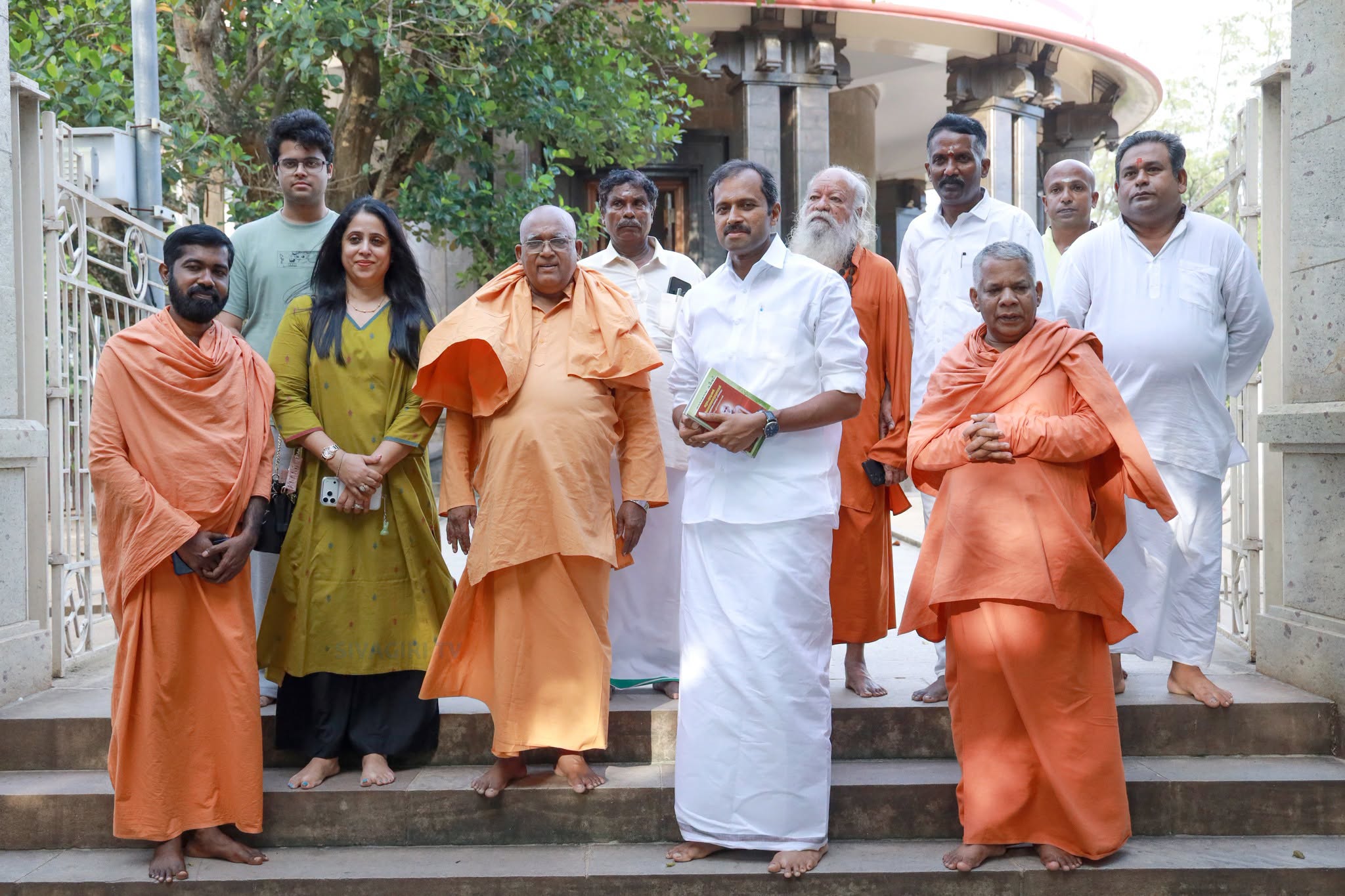 മന്ത്രി ശ്രീ അനൂപ് ജേക്കബ് ശിവഗിരി മഠം സന്ദർശിച്ചു.