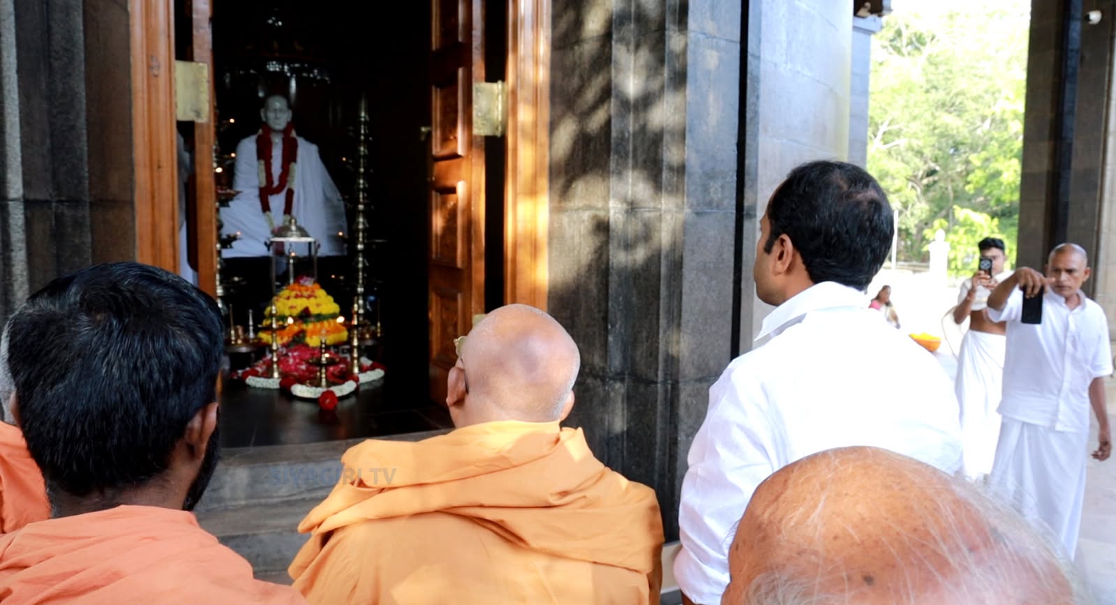 മന്ത്രി ശ്രീ അനൂപ് ജേക്കബ് ശിവഗിരി മഠം സന്ദർശിച്ചു.