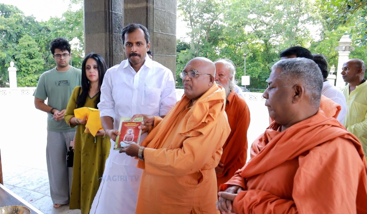 മന്ത്രി ശ്രീ അനൂപ് ജേക്കബ് ശിവഗിരി മഠം സന്ദർശിച്ചു.
