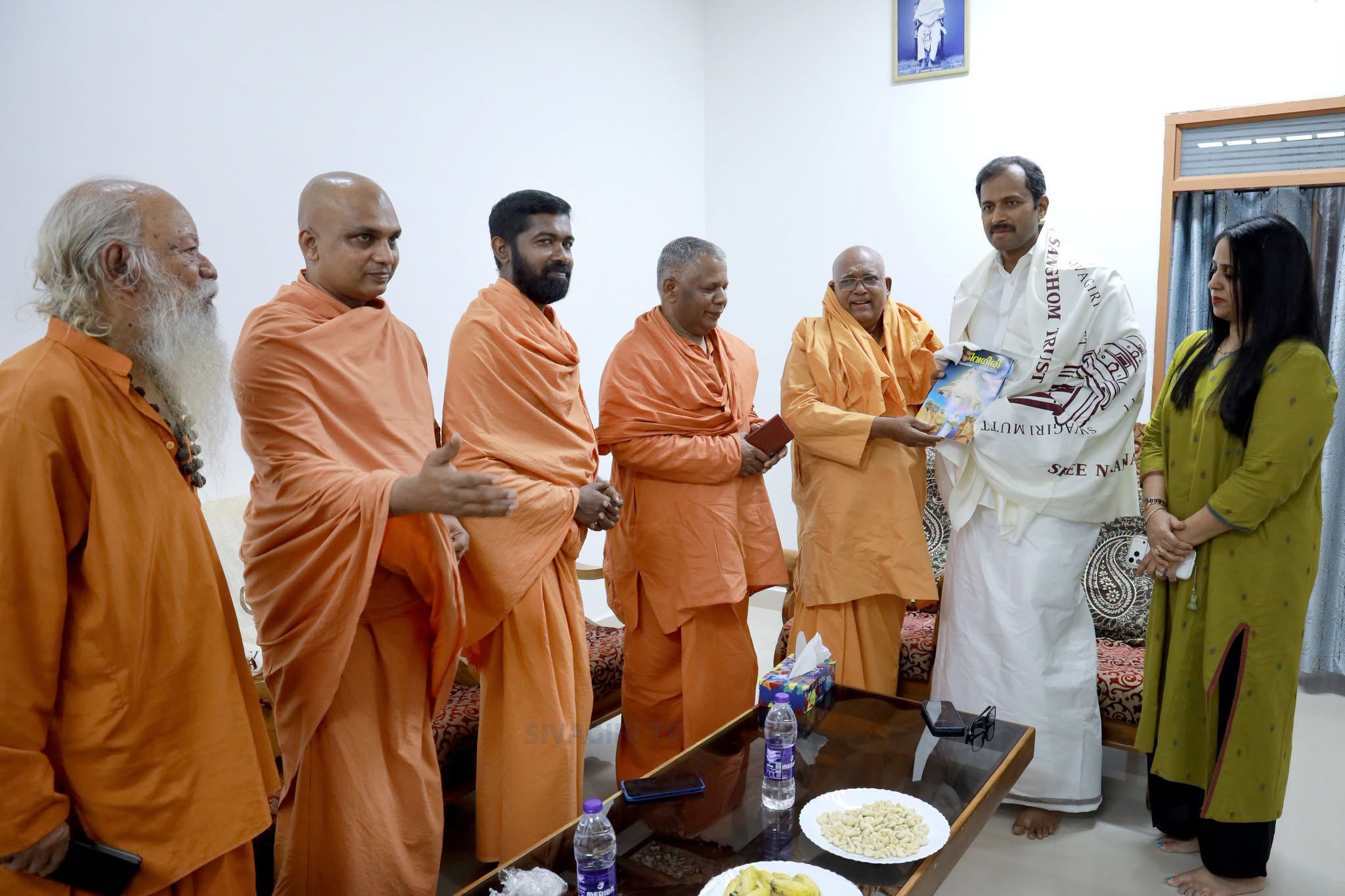 മന്ത്രി ശ്രീ അനൂപ് ജേക്കബ് ശിവഗിരി മഠം സന്ദർശിച്ചു.