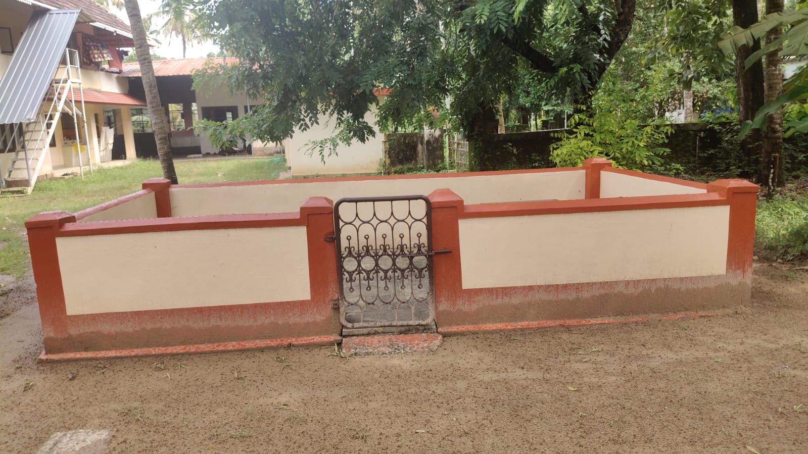 SAMADHI MANDAPOM