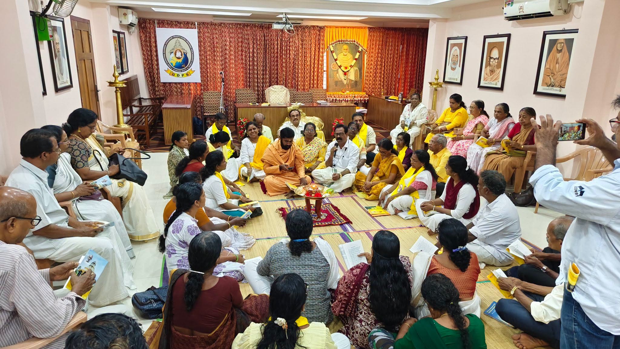 ശിവഗിരിയിൽ ശ്രീനാരായണ ദിവ്യ സത്‌സംഗവും ആത്മോപദേശ ശതക പഠനവും നടന്നു