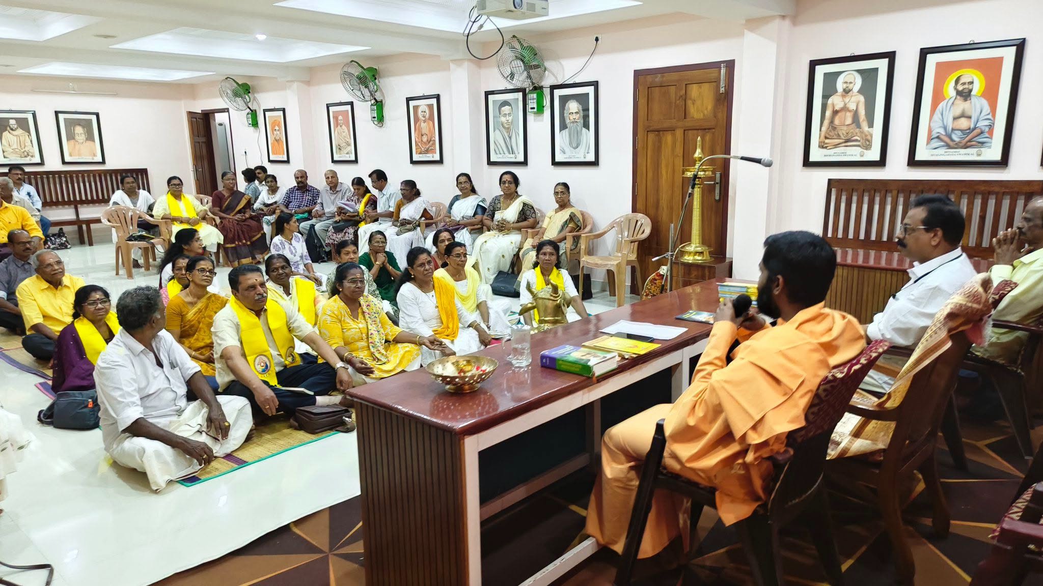 ശിവഗിരിയിൽ ശ്രീനാരായണ ദിവ്യ സത്‌സംഗവും ആത്മോപദേശ ശതക പഠനവും നടന്നു