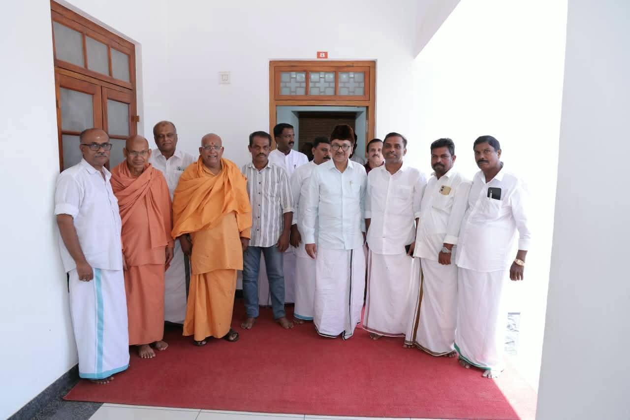 മുസ്ലിം ലീഗ് സംസ്ഥാന പ്രസിഡന്റ് സാദിഖലി ശിഹാബ് തങ്ങൾ ശിവഗിരി സന്ദർശിച്ചു