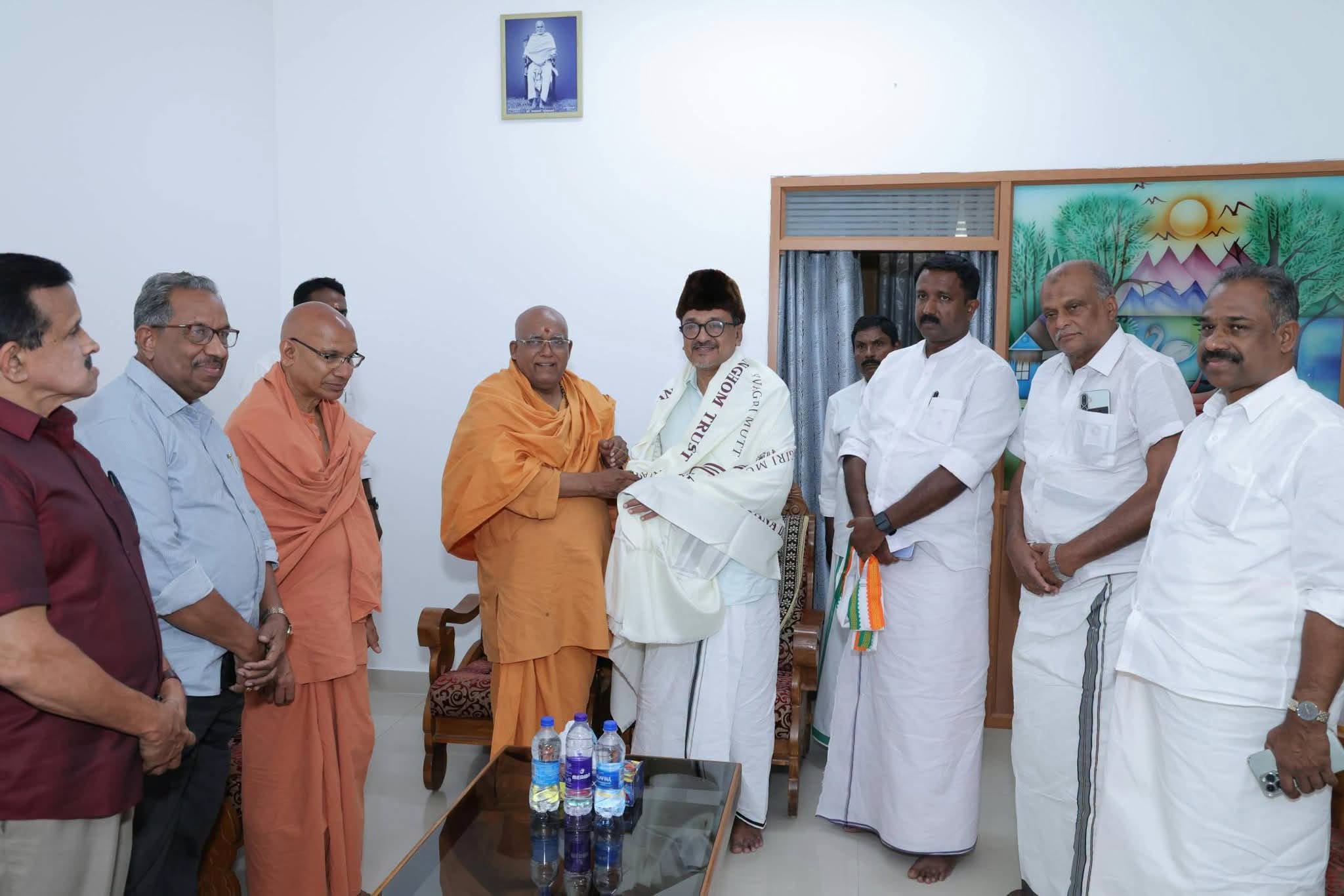 മുസ്ലിം ലീഗ് സംസ്ഥാന പ്രസിഡന്റ് സാദിഖലി ശിഹാബ് തങ്ങൾ ശിവഗിരി സന്ദർശിച്ചു